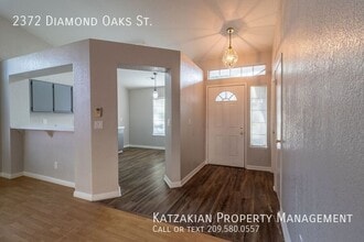 2372 Diamond Oaks St in Stockton, CA - Building Photo - Building Photo