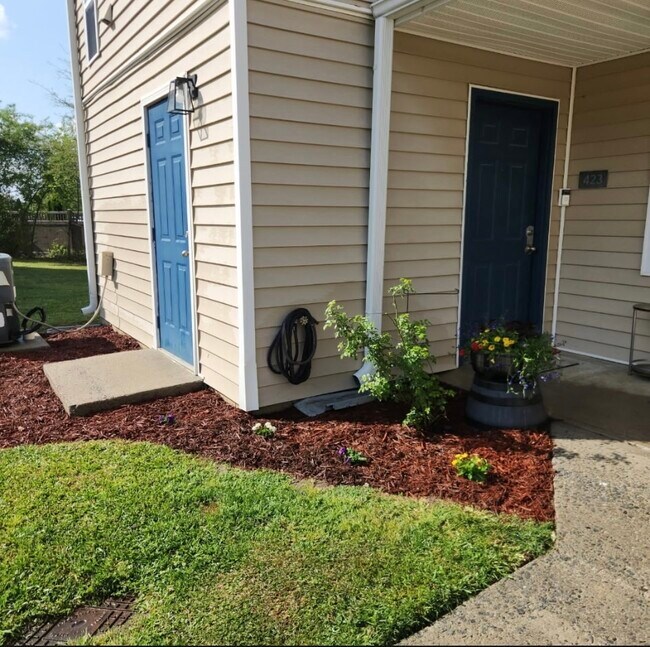 Wedgewood Arms Apartments in Greenville, NC - Foto de edificio - Building Photo