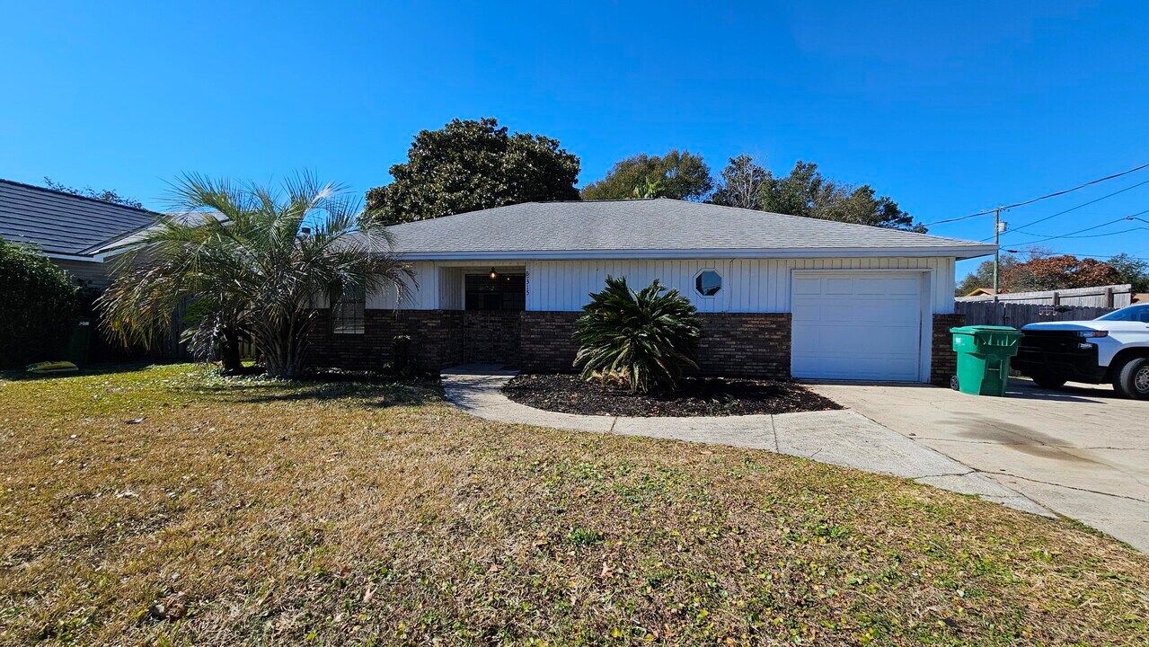 315 Sailfish Cir in Destin, FL - Foto de edificio