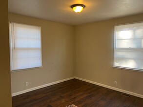 1703 Meadowgreen Dr in Murfreesboro, TN - Foto de edificio - Building Photo