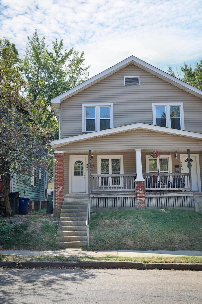 245 Clinton St in Columbus, OH - Building Photo - Building Photo