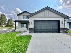 2617 Neptune St in Post Falls, ID - Building Photo - Building Photo