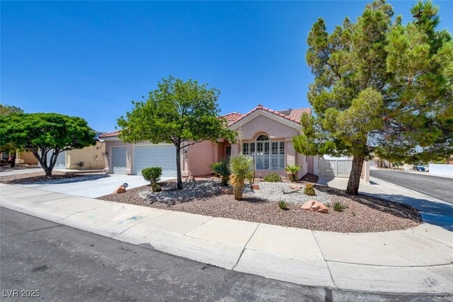 8528 Crest Hill