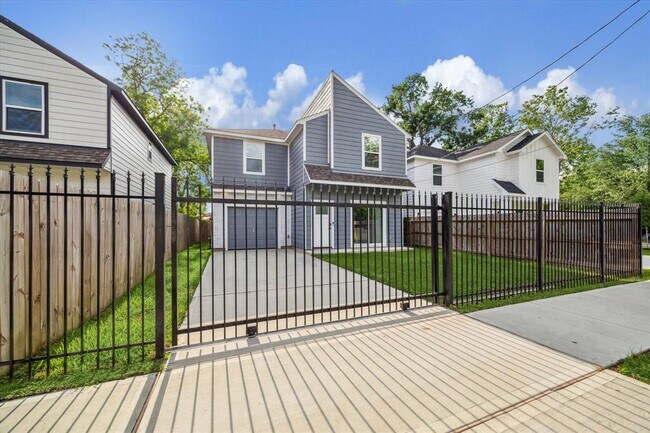 9713 Beckley St in Houston, TX - Building Photo - Building Photo
