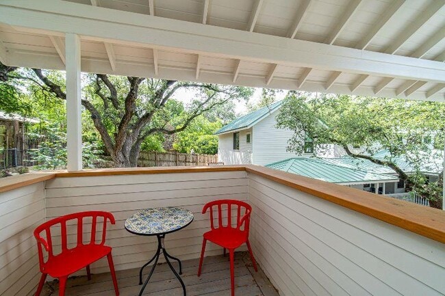 509 E Live Oak St in Austin, TX - Foto de edificio - Building Photo