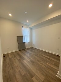 667 N 52nd St photo'