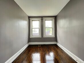 79 Roosevelt Ave, Unit 1 in Jersey City, NJ - Foto de edificio - Building Photo