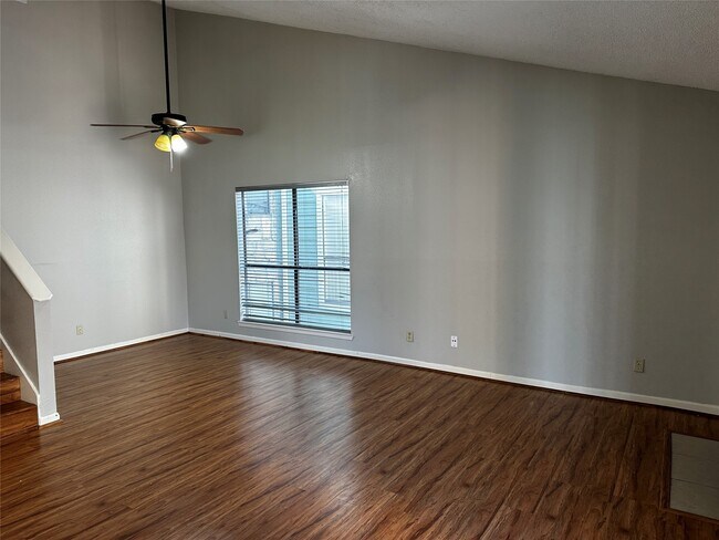 3756 Tanglewilde St in Houston, TX - Building Photo - Building Photo