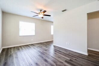 5227 4th Ave N in St. Petersburg, FL - Building Photo - Building Photo