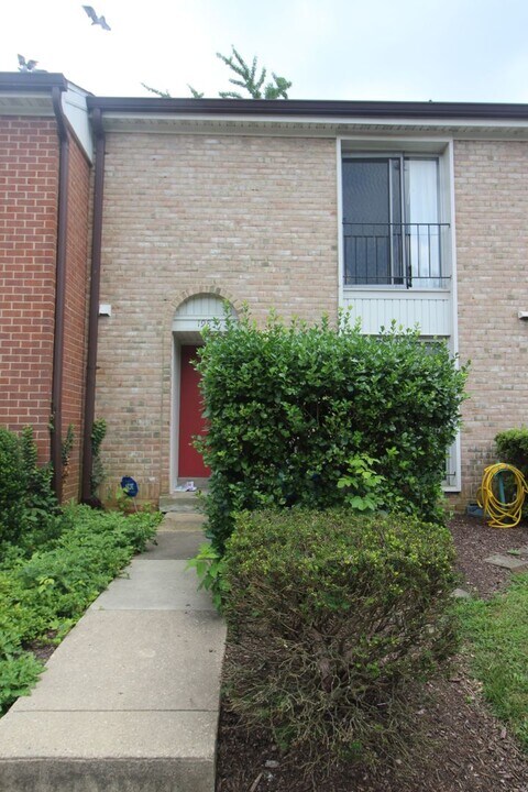 1983 Greenberry Rd in Baltimore, MD - Building Photo