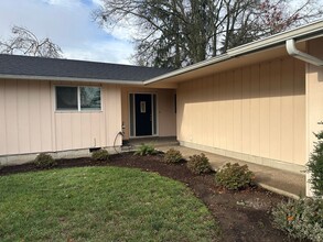 1024 Martha Ct in Eugene, OR - Building Photo - Building Photo