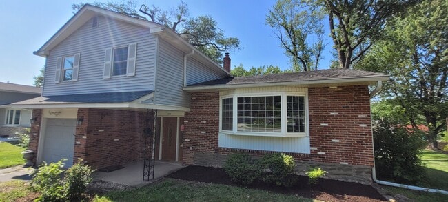 property at 270 Riverview Rd