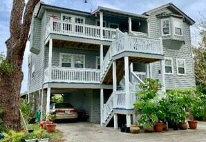 8 Lighthouse Ln, Unit 8B Lighthouse Lane in Tybee Island, GA - Building Photo