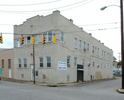 800 Virginia St W in Charleston, WV - Building Photo
