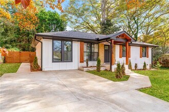 1934 Pinedale Pl in Decatur, GA - Building Photo - Building Photo