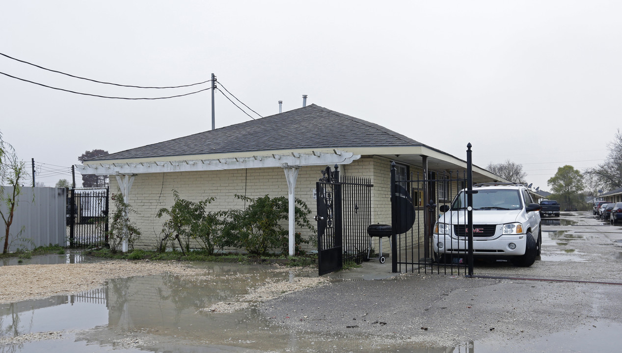 Chef Garden Apartments in New Orleans, LA - Building Photo