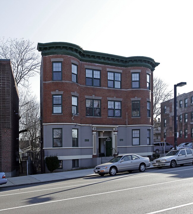 568-570 Blue Hill Ave in Boston, MA - Building Photo - Building Photo