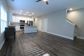 383 E Woodland Dr in Walhalla, SC - Building Photo - Building Photo