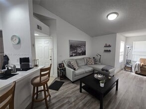 12840 Vista Isles Dr in Sunrise, FL - Building Photo - Building Photo