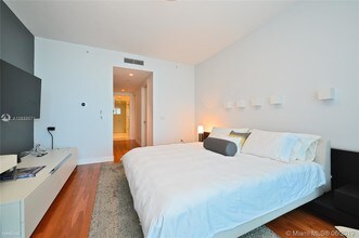 2627 S Bayshore Dr-Unit -# 24 in Miami, FL - Building Photo - Building Photo