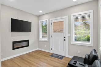 8140 9th Ave SW in Seattle, WA - Building Photo - Building Photo