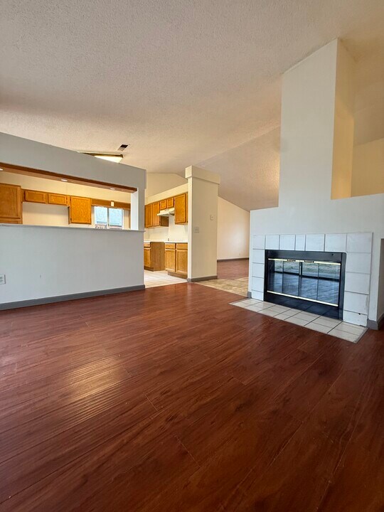 43731 Serenity Ct in Lancaster, CA - Building Photo