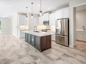 2385 Ariane Dr in Naples, FL - Building Photo - Building Photo