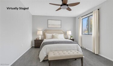 26651 Lake of the Falls Blvd in Olmsted Falls, OH - Building Photo - Building Photo