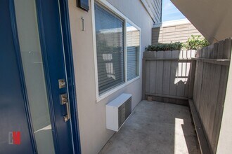 Foothill Manor in La Mesa, CA - Foto de edificio - Interior Photo