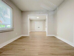 1836 Dewey St in Hollywood, FL - Building Photo - Building Photo