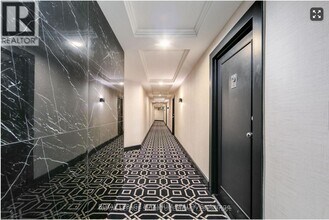 33 University Ave in Toronto, ON - Building Photo - Building Photo