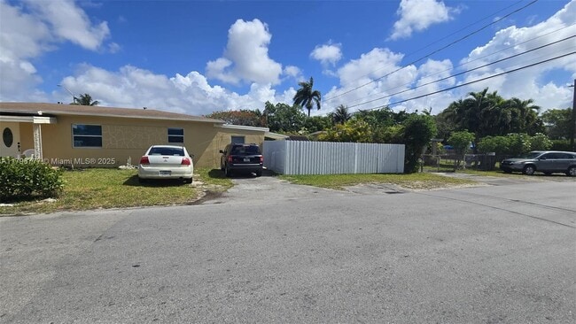 6595 SW 33rd St in Miami, FL - Building Photo - Building Photo