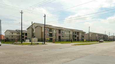 AveCDC Terrace in Houston, TX - Foto de edificio - Building Photo