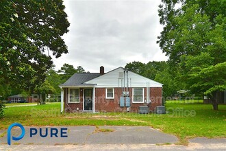 999 Seminole Dr in West Columbia, SC - Building Photo - Building Photo