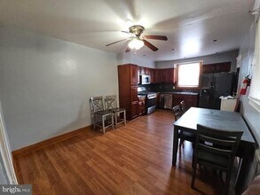 5736 Woodcrest Ave in Philadelphia, PA - Building Photo - Building Photo