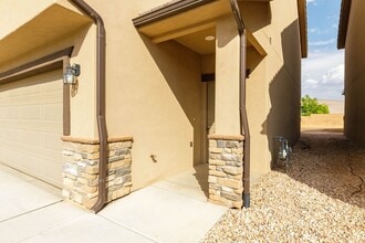 5895 Challenger Way in Saint George, UT - Building Photo - Building Photo