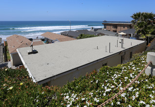 A Strand of Paradise in Oceanside, CA - Building Photo - Building Photo