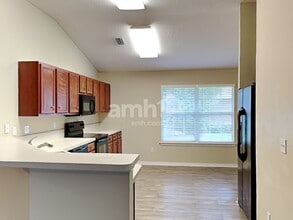 2186 Cherokee Cove Trl in Jacksonville, FL - Foto de edificio - Building Photo