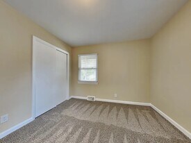 15 Bobolink Rd in Yonkers, NY - Building Photo