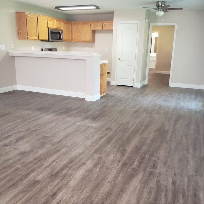 11808 Cedar Bluff Ave in Bakersfield, CA - Building Photo - Building Photo