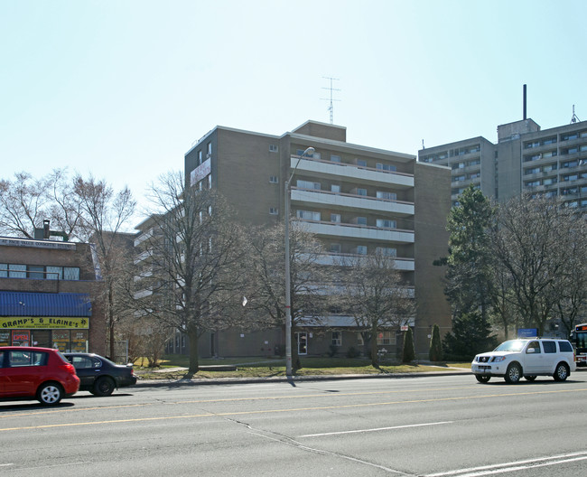 3091 Eglinton Ave E in Toronto, ON - Building Photo - Building Photo