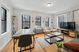 6443 N Hamilton Ave in Chicago, IL - Building Photo - Building Photo