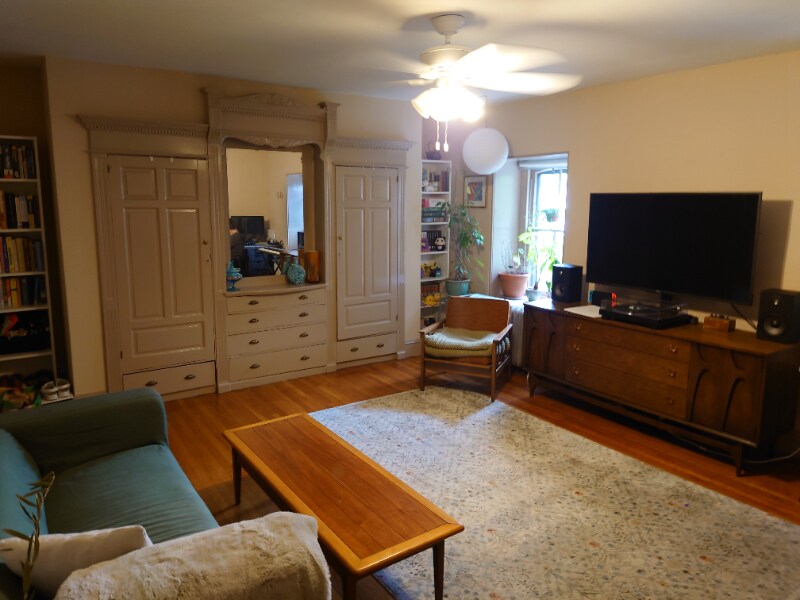 5911 Greene St in Philadelphia, PA - Building Photo