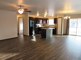 325 Jerry Plz, Unit 2 in Tea, SD - Building Photo