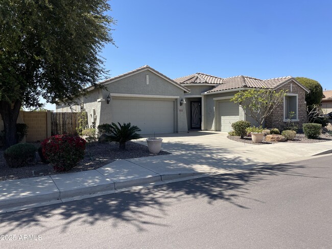 18141 W Las Palmaritas Dr in Waddell, AZ - Foto de edificio - Building Photo