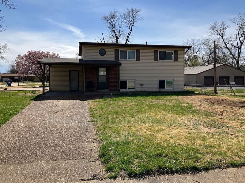 204 Elm Grove Ave in Hazelwood, MO - Building Photo