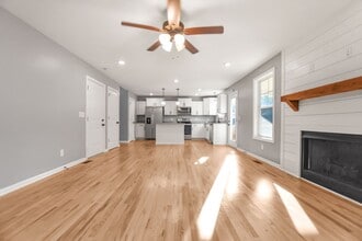 1824 Rains Rd in Clarksville, TN - Building Photo - Building Photo