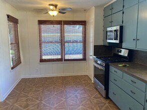 925 Wilshire Pl in Corpus Christi, TX - Building Photo - Building Photo