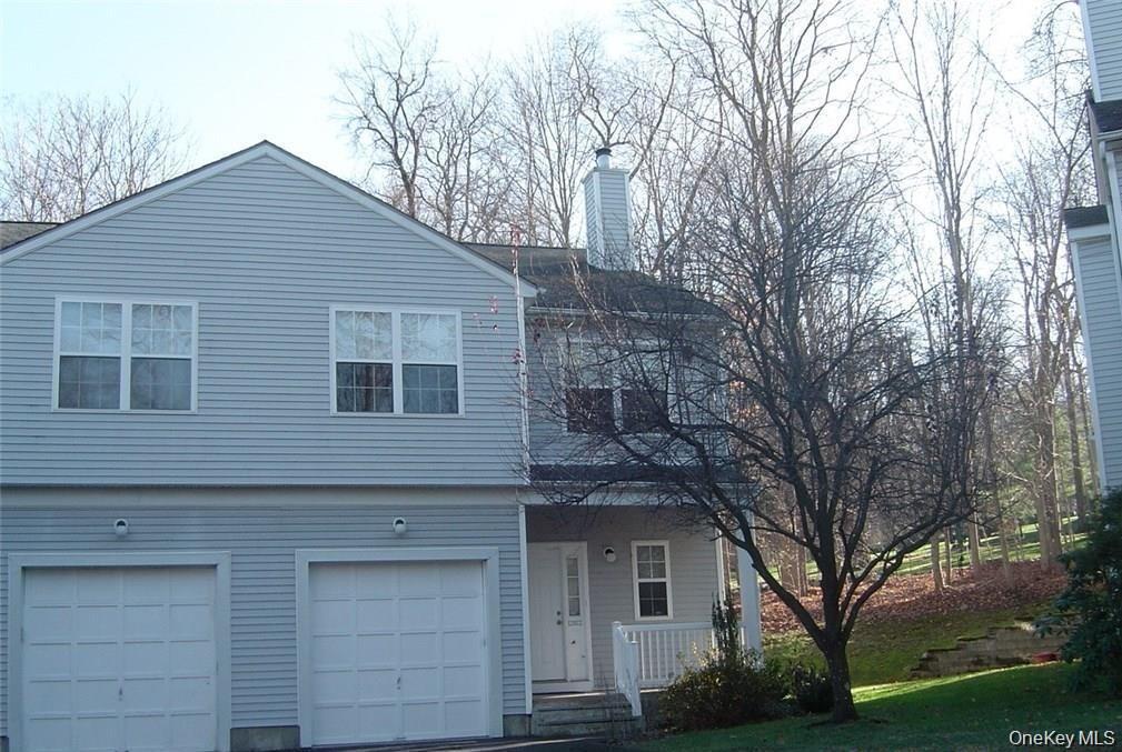 1476 Iroquois St in Shrub Oak, NY - Building Photo