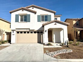 30900 Impala Ct in Winchester, CA - Building Photo